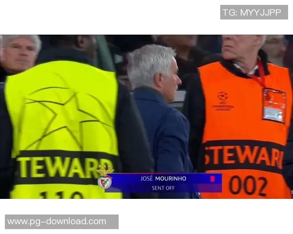 波尔图大胜巴黎圣日耳曼红牌事件引发全场热议与争议